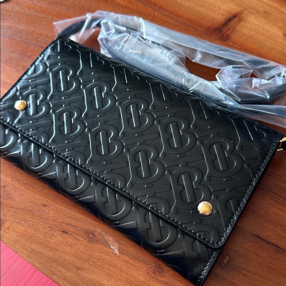 Burberry Hazelmere Leather Wallet Crossbody Bag